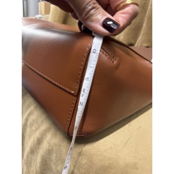 Everlane the Form Bag Crossbody Adjustable Tan - Picture 9 of 14